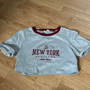 grey and maroon new york crop top